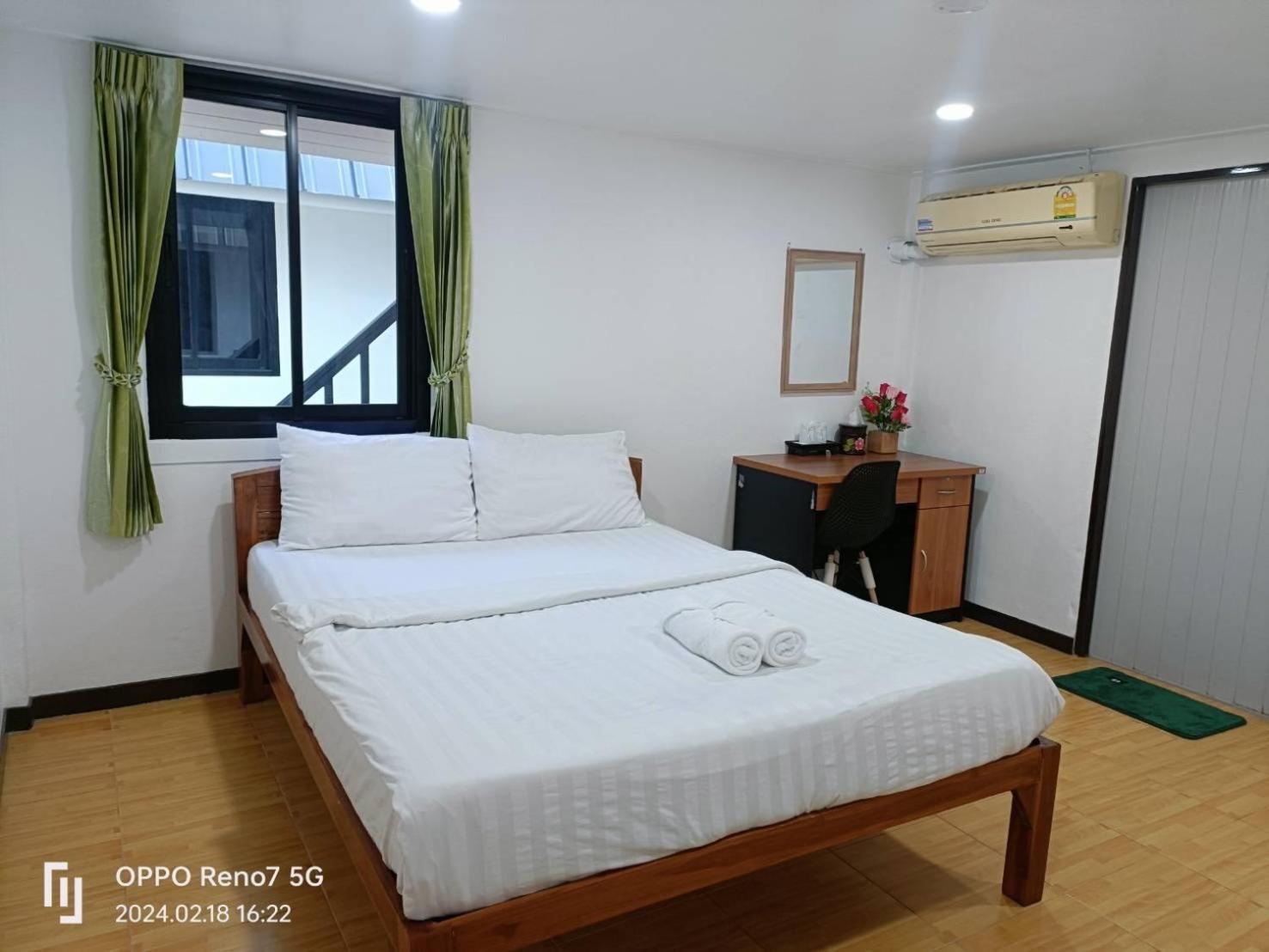 Rainbow House Resort Kamphaeng Phet Extérieur photo